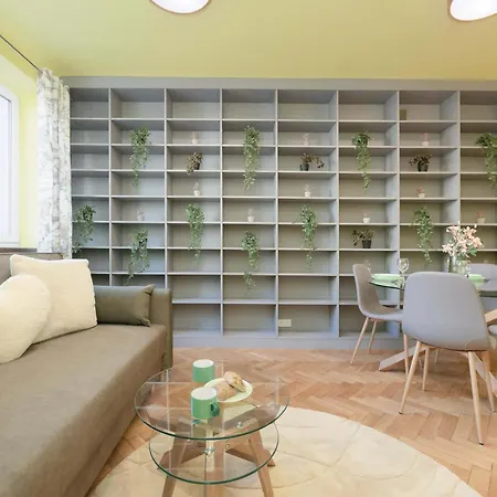 Cozy With Place For Remote Work Close To The Center By Renters 公寓