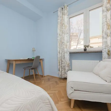 Cozy With Place For Remote Work Close To The Center By Renters *