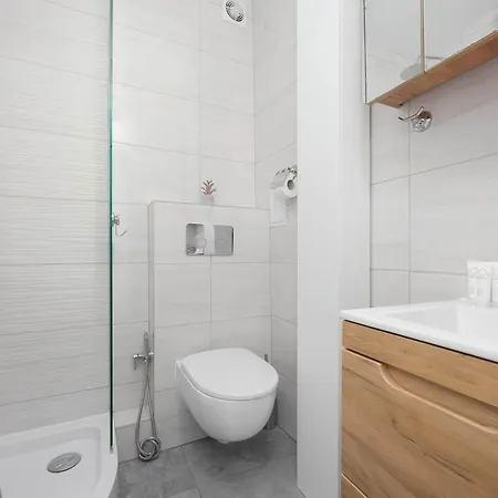 公寓 Cozy With Place For Remote Work Close To The Center By Renters *